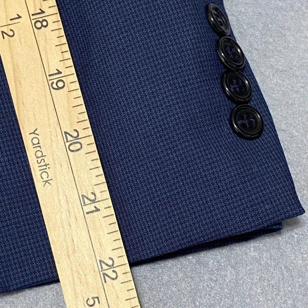 Jos A Bank Traveler Suit Mens 44S 38W Navy Blue 100% Wool Tailored Fit 2 Piece
